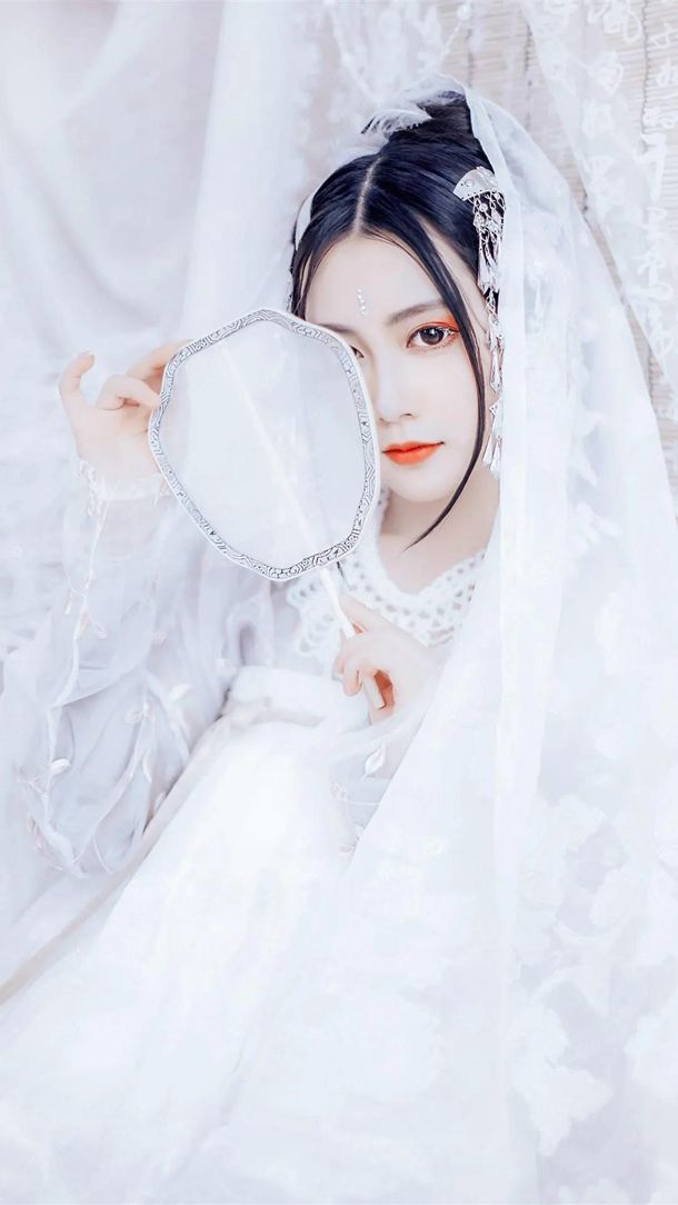 阳春三月 人面桃花相映红 春风扑面 司法巾帼显风流 阳春三月 人面桃花相映红 春风扑面 司法巾帼显风流